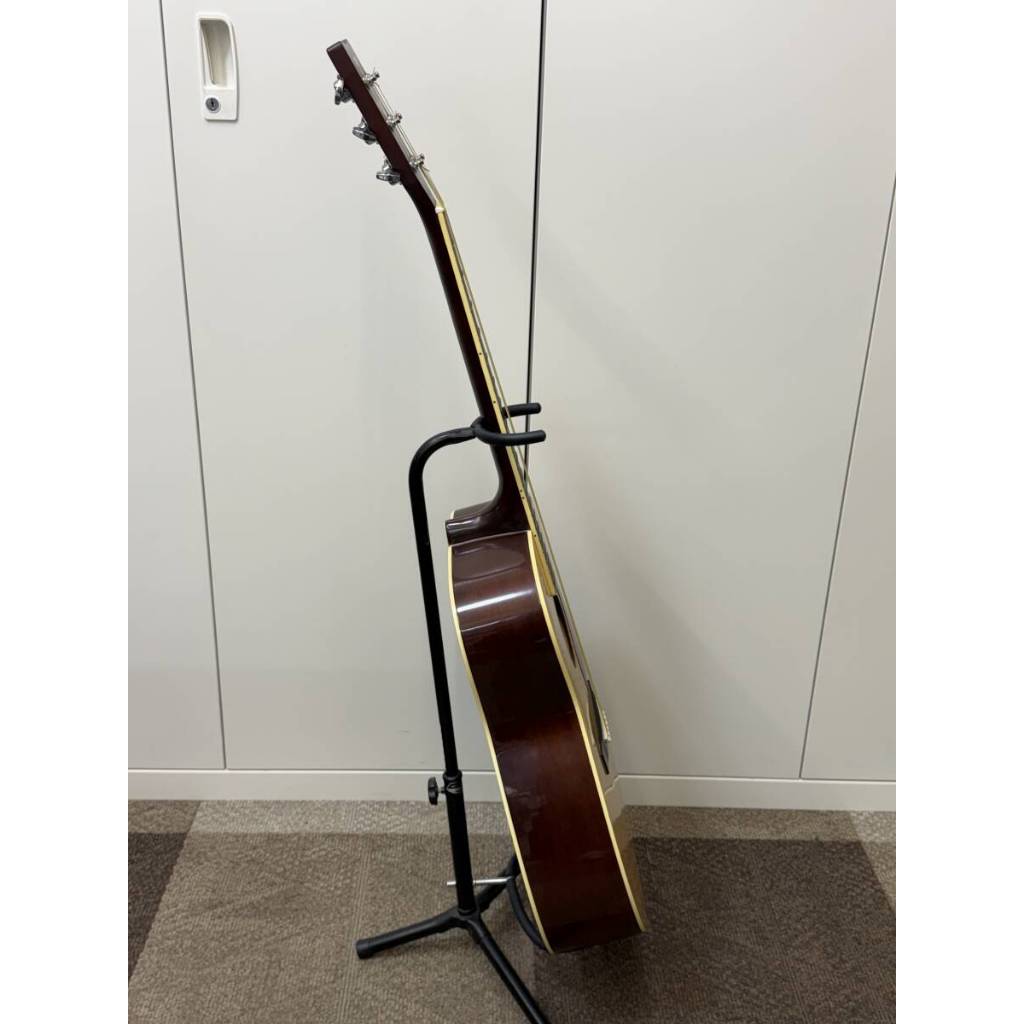 Đàn guitar acoustic YAMAHA FG-720 kèm hộp đựng (95%) - Đồ trang trí