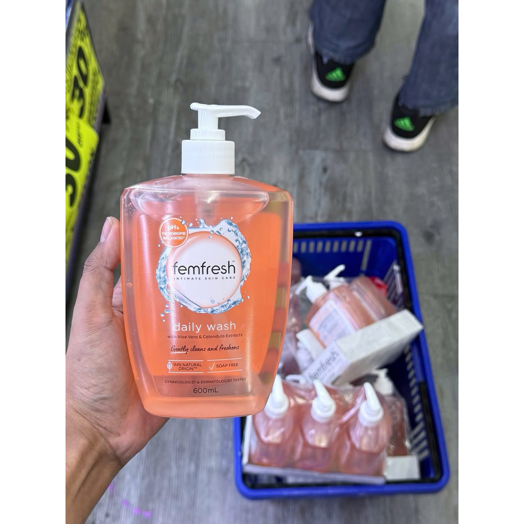 Dung dịch vệ sinh phụ nữ Femfresh