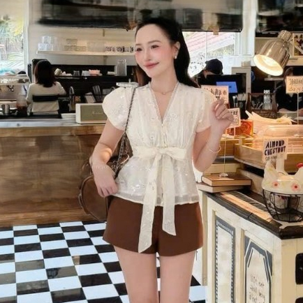 Set bộ kaki - Set đáng iu, trong trẻo hẹn hò, trà chiều. set áo ren xô thêu cổ v viền ren nút ngọc t