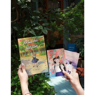 Sách - Mùa Hè Bất Tận (tặng kèm postcard)