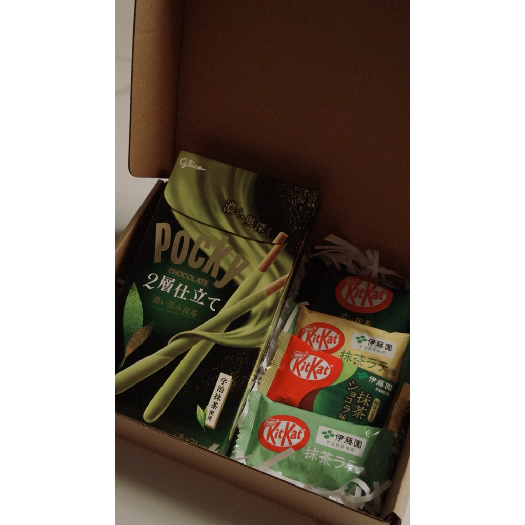 BOX POCKY VÀ KITKAT MATCHA