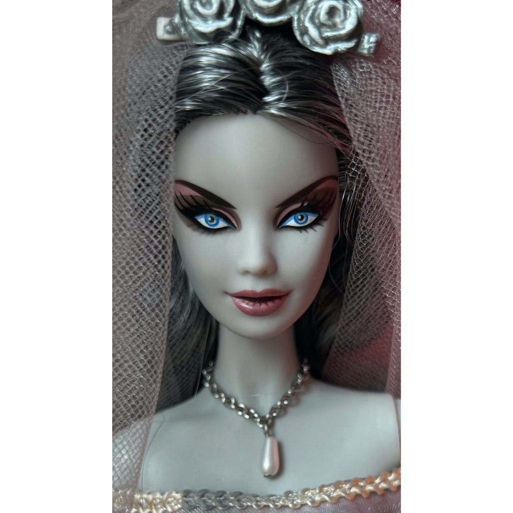 Barbie Haunted Beauty Zombie Bride Gold Label