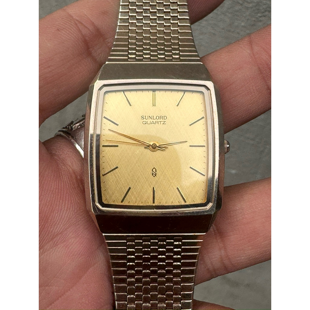 đồng hồ 2hand thương hiệu SUNLORD máy pin nhật dáng tank nam size 30mm