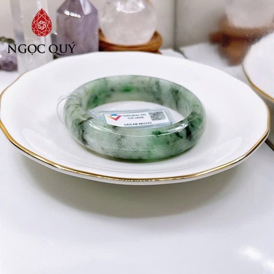 Vòng cẩm thạch A - Ngọc phỉ thúy type A bản hẹ - tròn màu xanh hoa bay ni 53 -57 mm LM88- Ngoc Quý