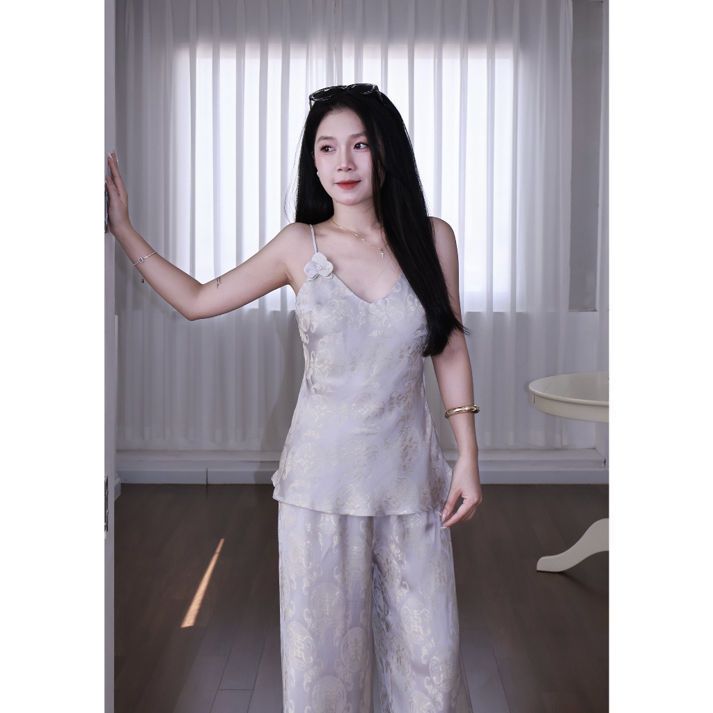LYC FASHION - Hải Tước Set 2 Dây Cổ V Kèm Quần Ống Rộng | BigBuy360 - bigbuy360.vn