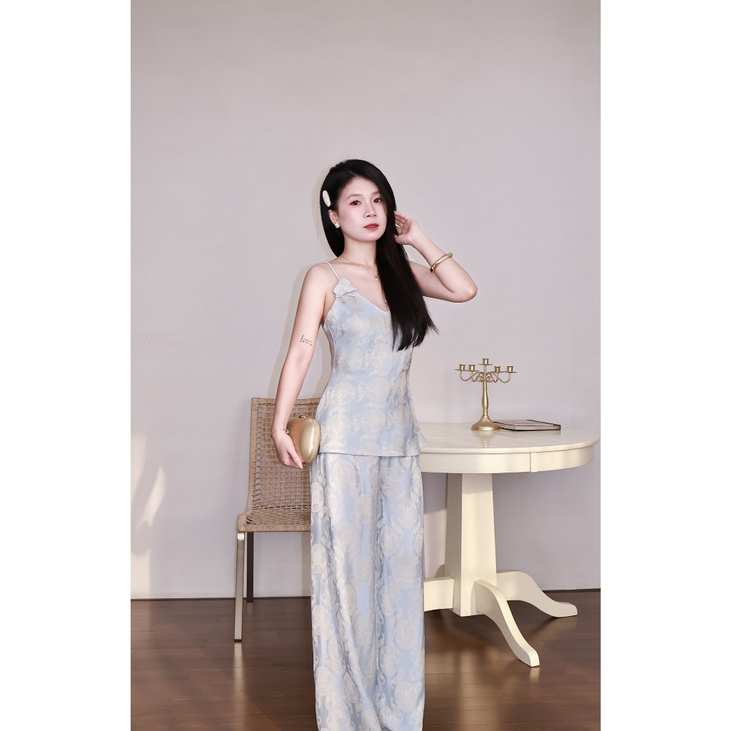 LYC FASHION - Hải Tước Set 2 Dây Cổ V Kèm Quần Ống Rộng | BigBuy360 - bigbuy360.vn