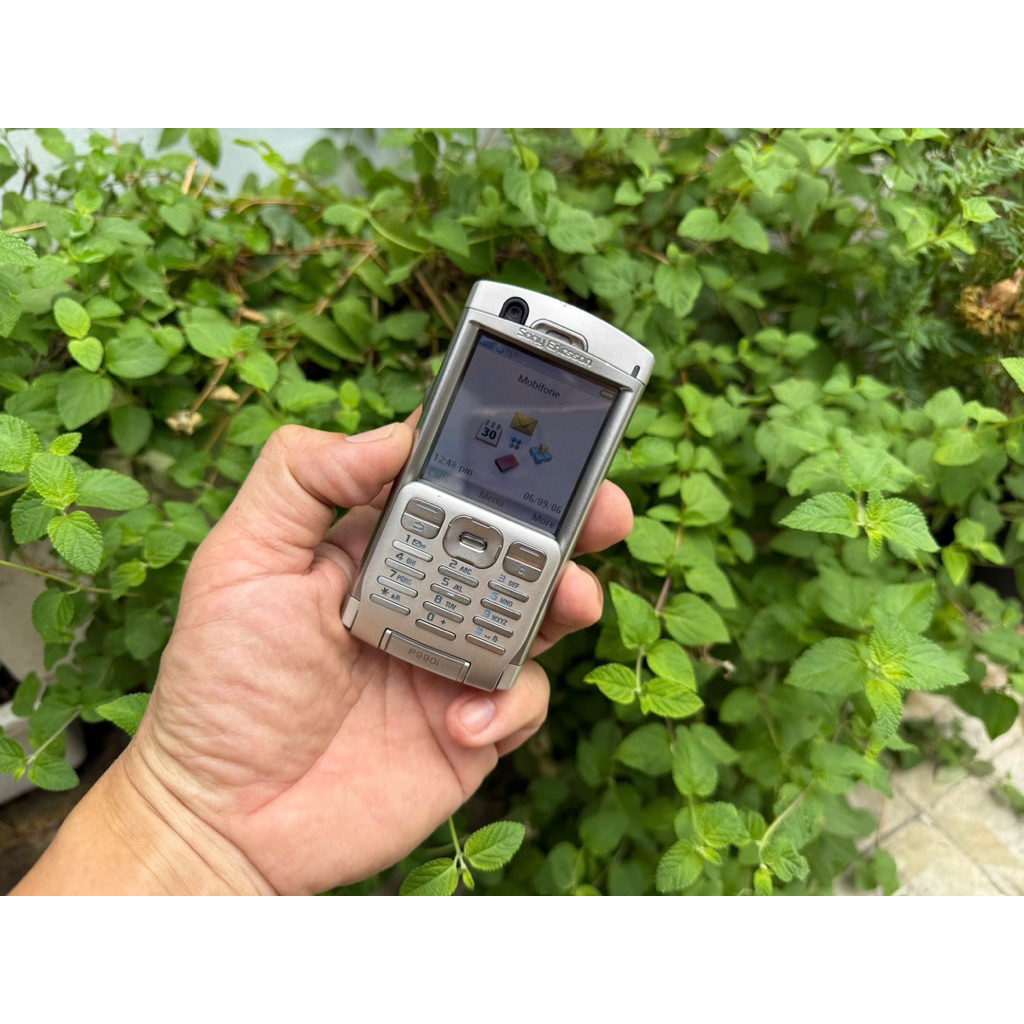 Sony ericsson p990i (7993) nhận mọi sim