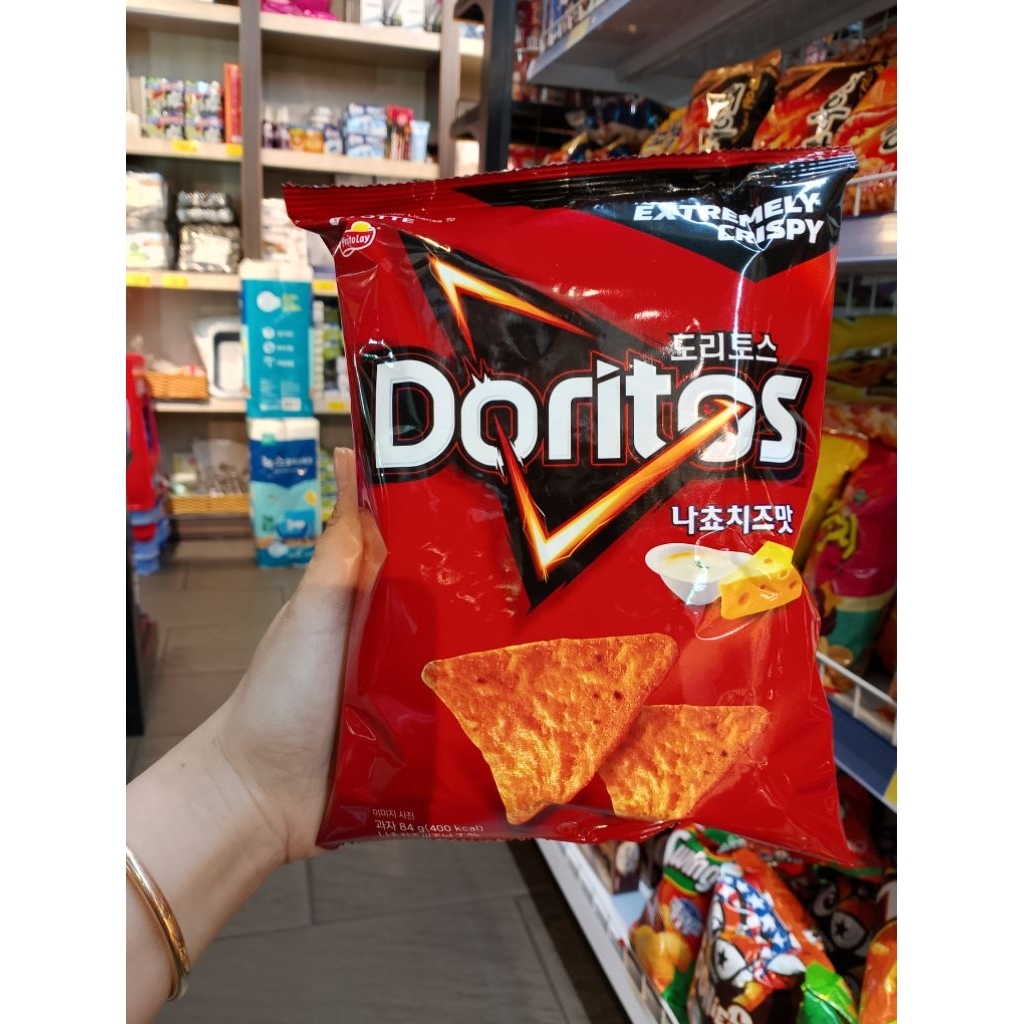 Snack phô mai LOTTE Doritos Nacho Cheese nhập khẩu Hàn Quốc 84g