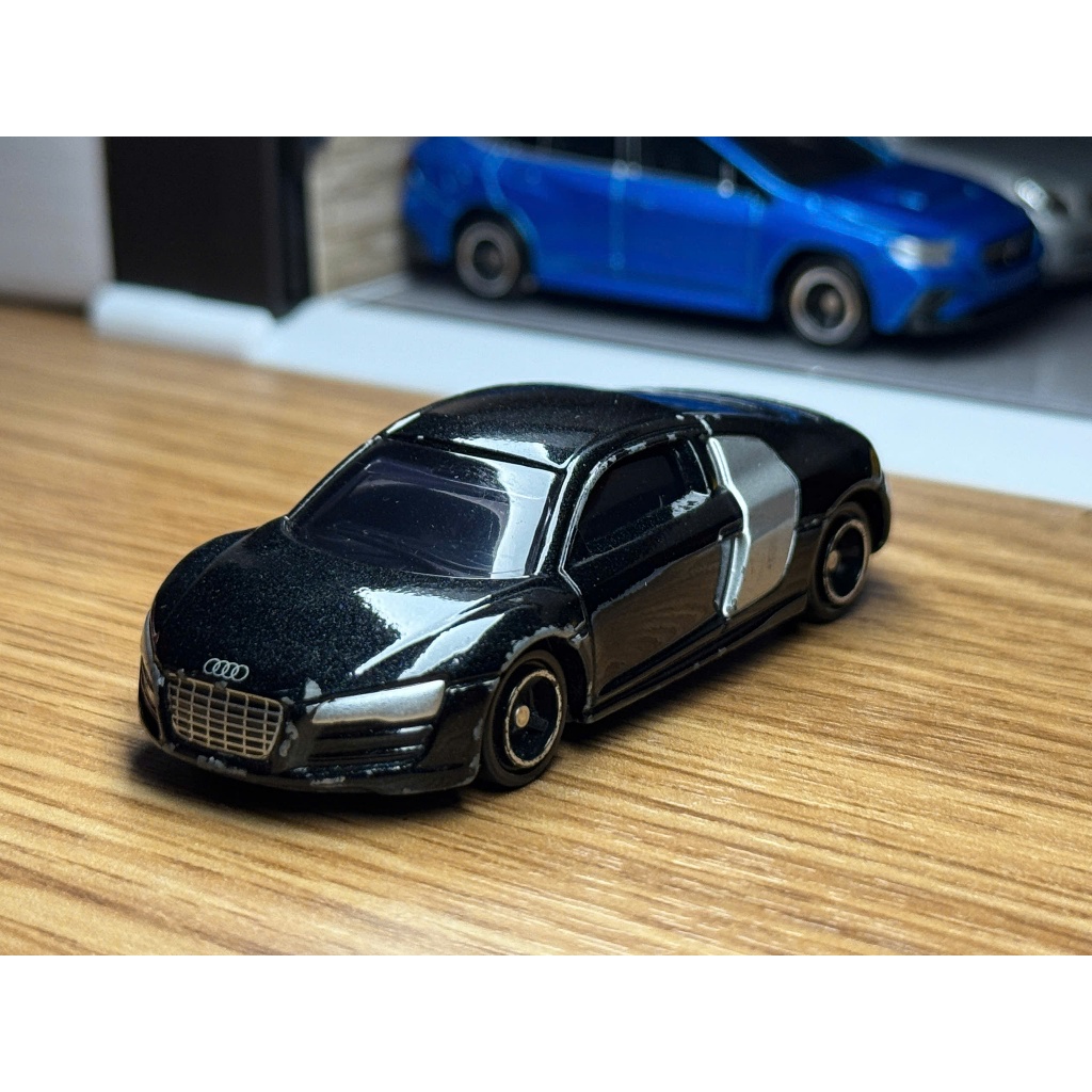 Mô hình xe Tomica No.6 Audi R8 1/62 (Trầy nhiều, Không hộp, Xem mô tả để biết thêm chi tiết)