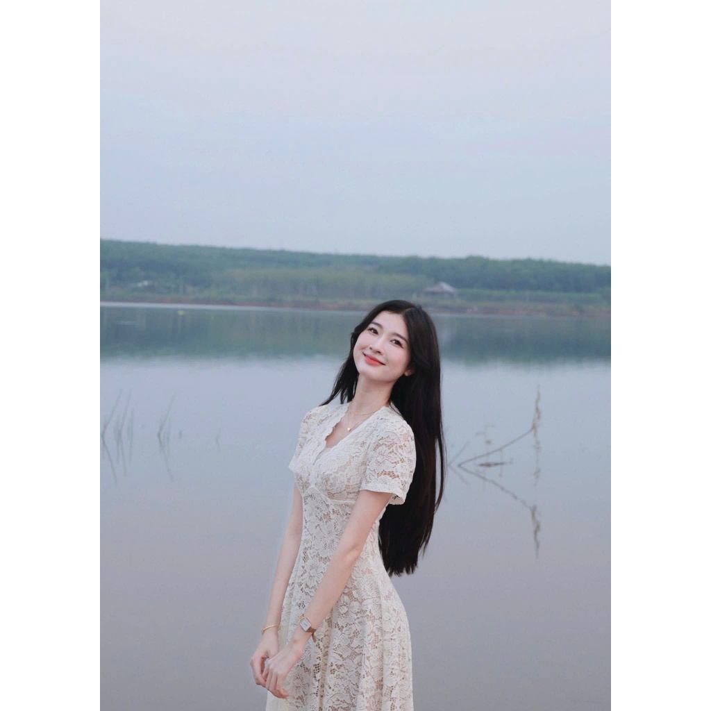 amy dress váy thiết kế đi tiệc cho chị em, váy ren kem dáng dài tay ngắn 2 lớp cho chị em mặc đi chơ