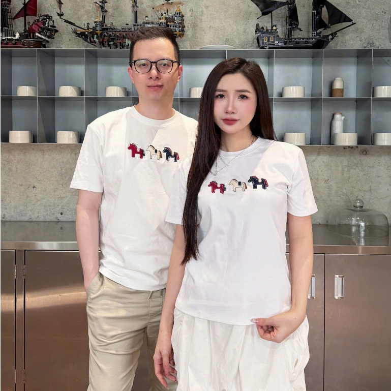 Áo Thun Nam Nữ Thêu Ngựa GUNO Cao Cấp Trơn Màu Cotton Co Dãn 4 Chiều Thoáng Mát SP5 26AG06/AB11 | BigBuy360 - bigbuy360.vn