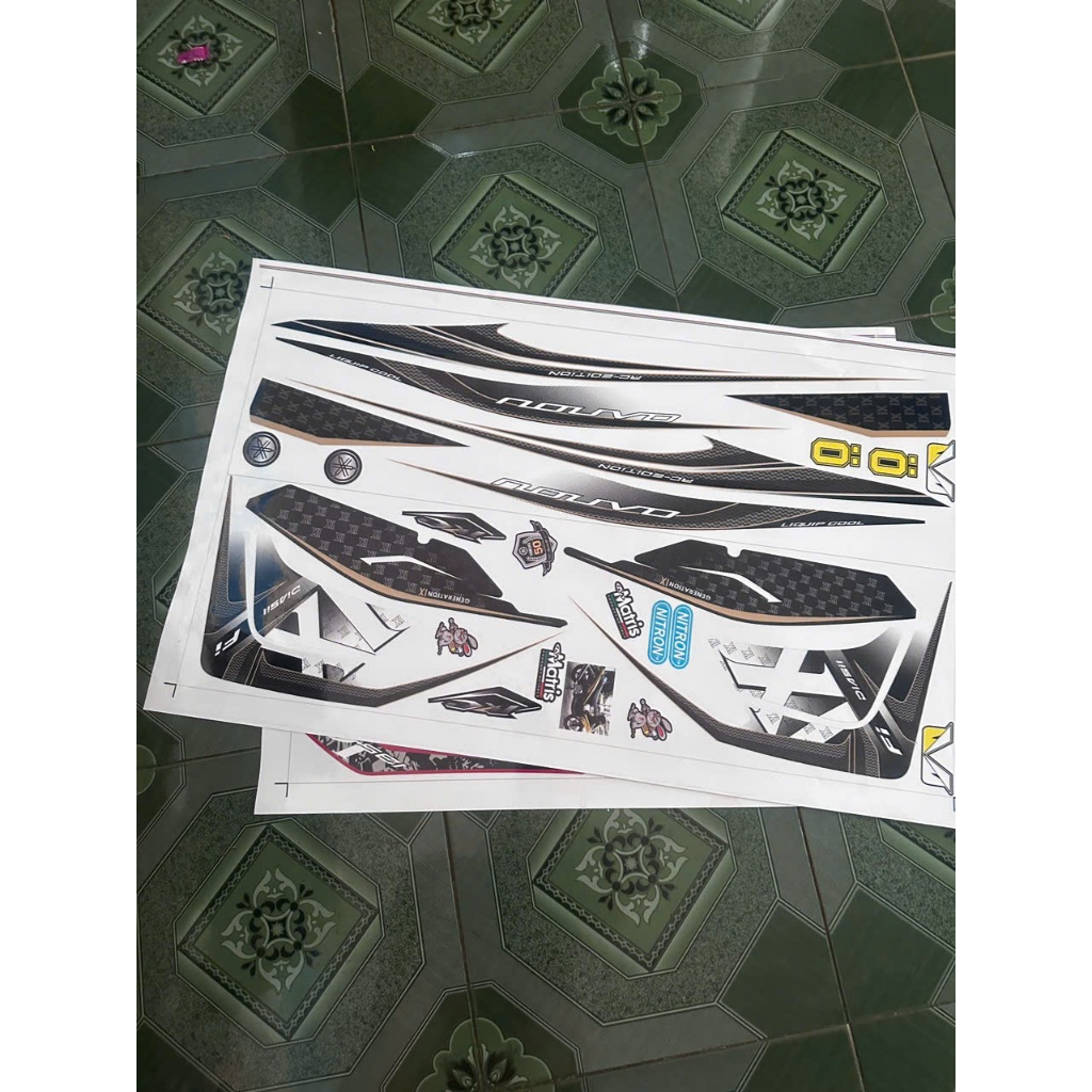 Tem rơi, Decal dán xe Nouvo 5. XI đen trắng
