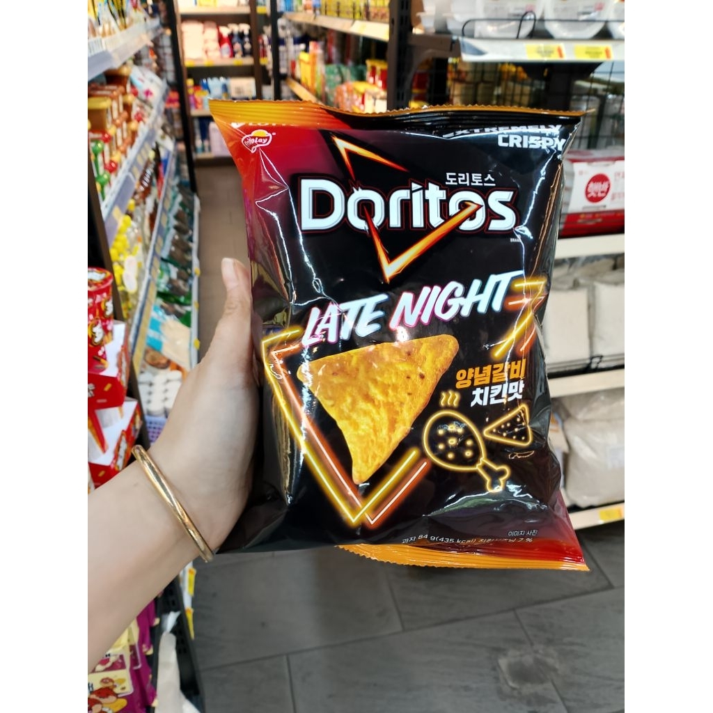 Snack Doritos Nacho Cheese vị gà nướng Lotte Hàn Quốc 84g