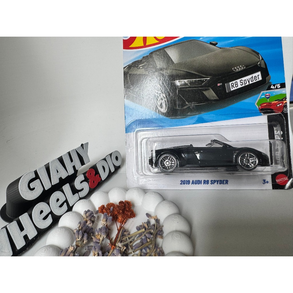 Hot Wheels 2019 AUDI R8 SPYDER, 17 AUDI RS 6 AVANT