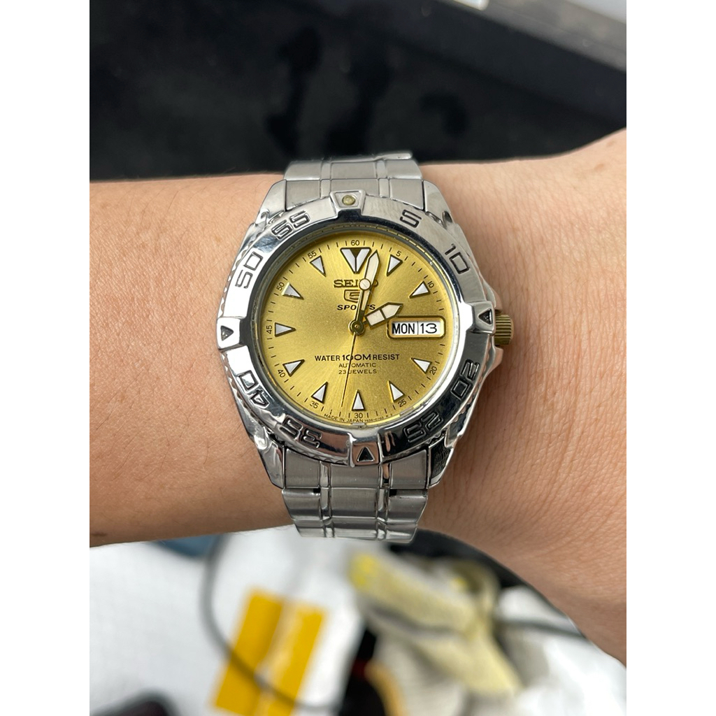 đồng hồ seiko 5 cơ tự động lộ máy 7s36