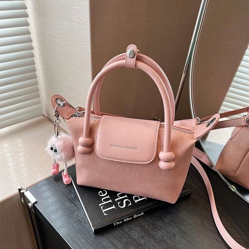 Túi xách nữ, túi đeo chéo da bò loang tặng kèm quả bông SIZE 20CM M579