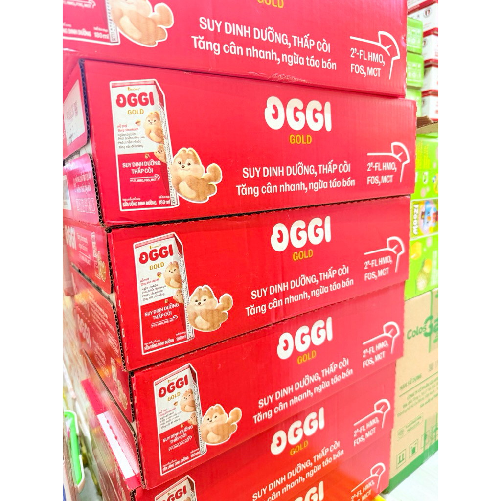 Thùng Sữa Bột Pha Sẵn Oggi Gold 180ml