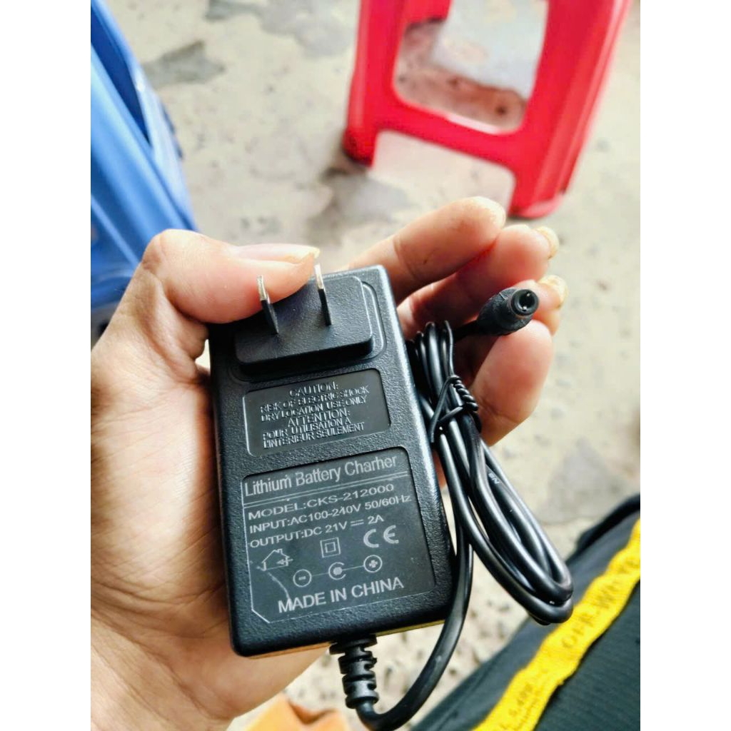 Bộ sạc 21V 2A dùng cho pack 5 cell Li-ion đầu tròn DC