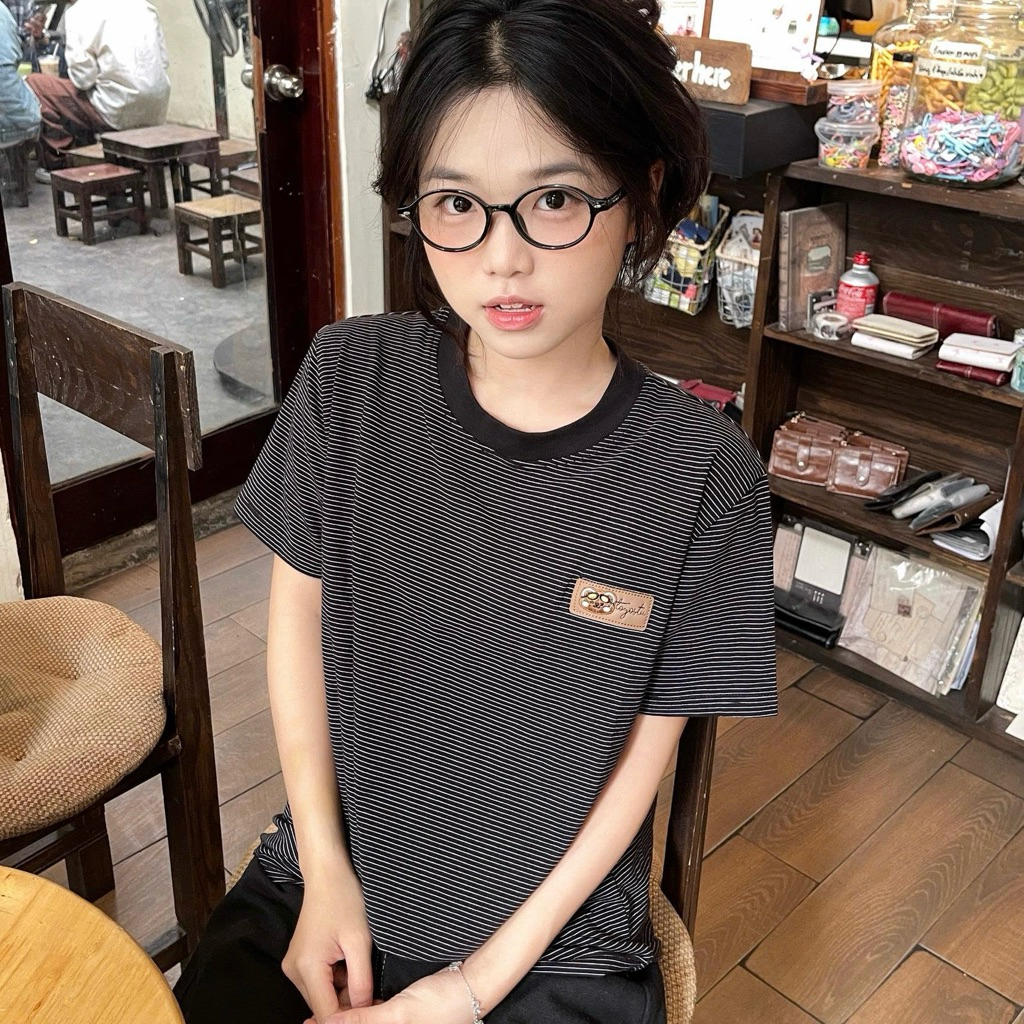 Áo Thun Cotton 2 Chiều, 4 Chiều - Chất Vải Mát, Mịn - Basic Dễ Phối Đồ, Form Vừa Tôn Dáng | BigBuy360 - bigbuy360.vn