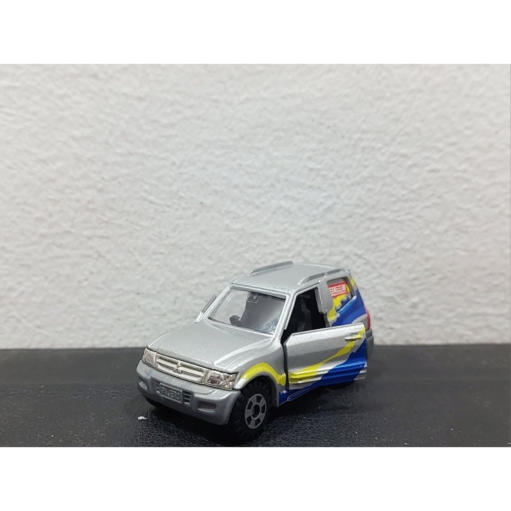 Xe mô hình Tomica No. 72 Mitsubishi Pajero Rally Type  - Made in China