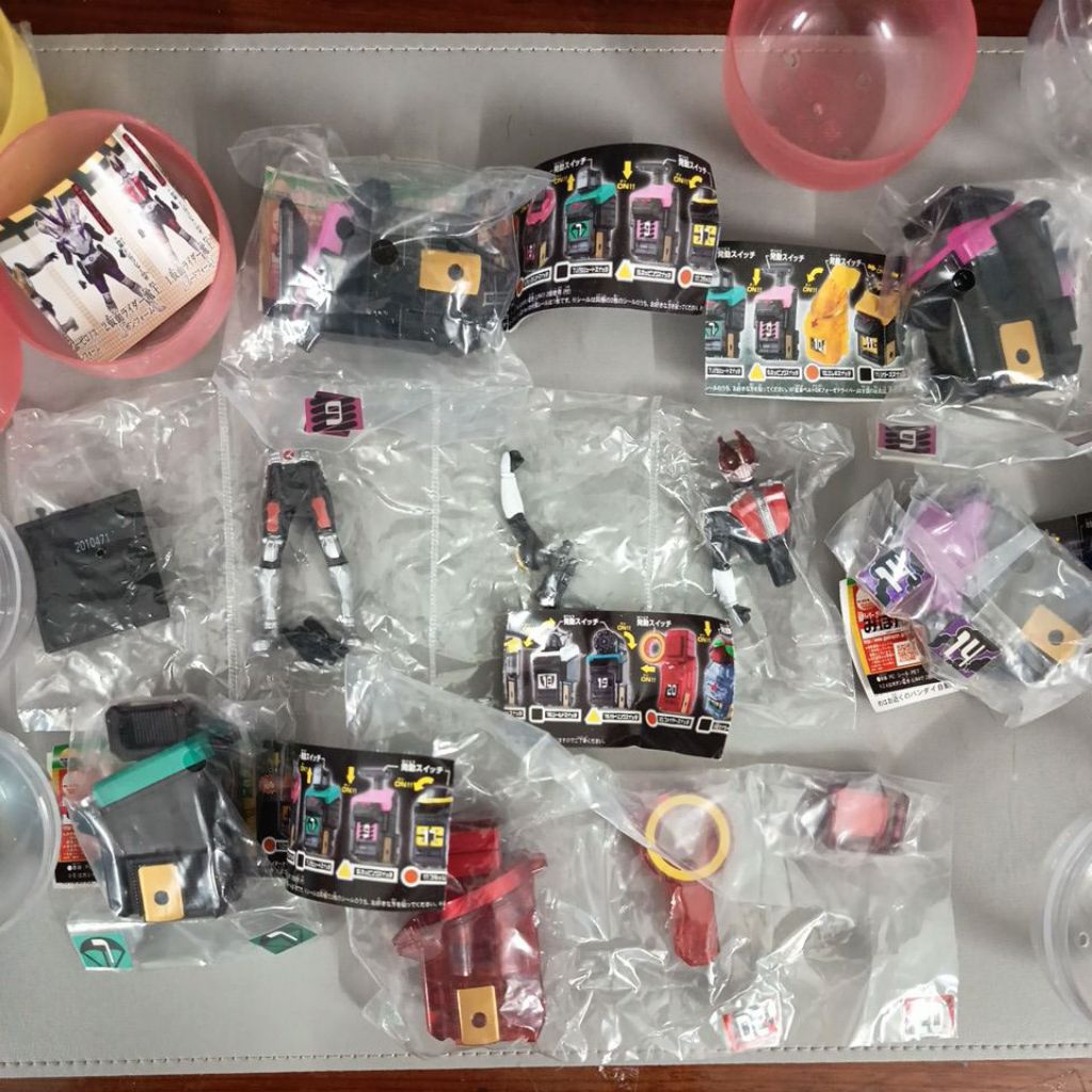 (fb rẻ hơn) mô hình figure Kamen Rider Den-O; công tắc seal Kamen Rider Fourze Astro Switch