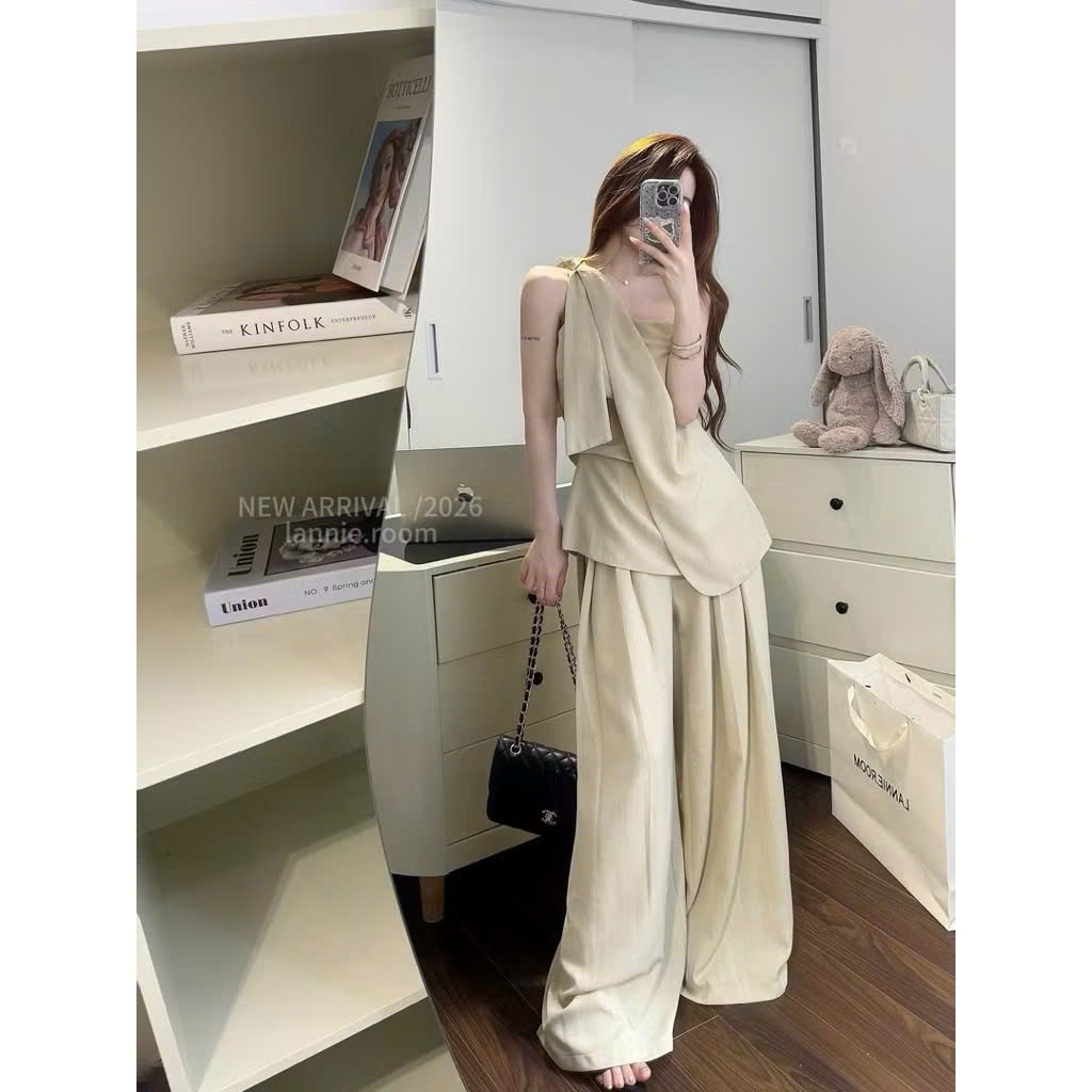 [MỞ BÁN GIẢM 30K] Set Áo Lệch Vai Xẻ Tà Phối Quần Suông Dài Chất Liệu Xước Thái Cao Cấp Mặc Đi Du Lịch, Dạo Phố Hot 2026 | BigBuy360 - bigbuy360.vn