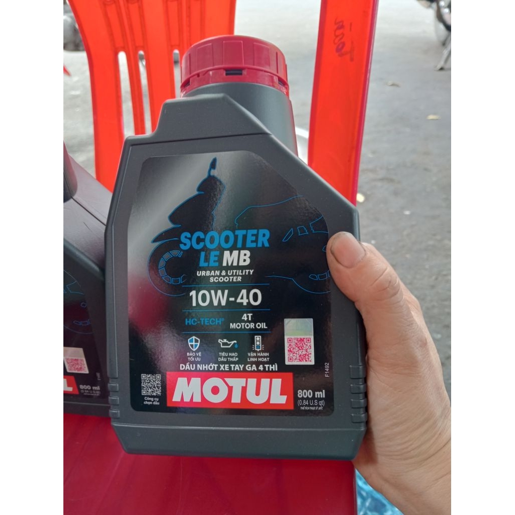 Nhớt motul chính hãng cho xe ga 800ml