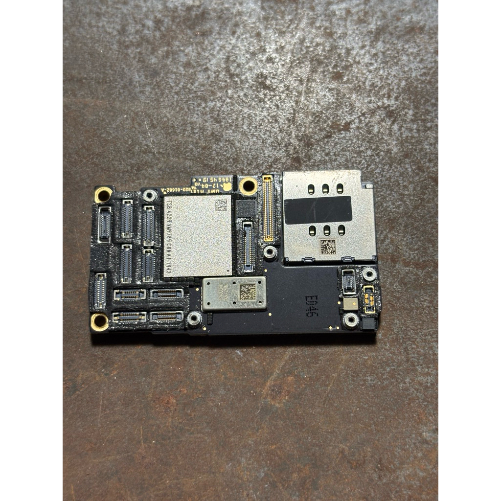 Main bo mạch chủ đang màn hình hello, khoá icloud dành cho iphone 11 pro max