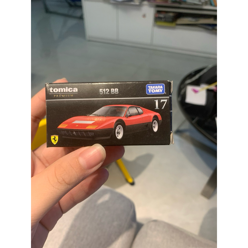 Mô hình Takara tomy Tomica premium chính hãng xe Ferrari 512BB trầy nhẹ, có hộp