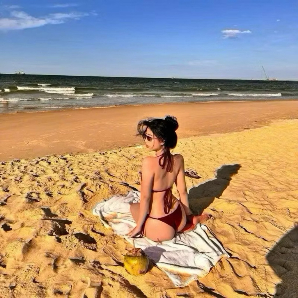 Bikini 2 mảnh áo bản ngang quần ship màu mận( sẵn hàng) | BigBuy360 - bigbuy360.vn