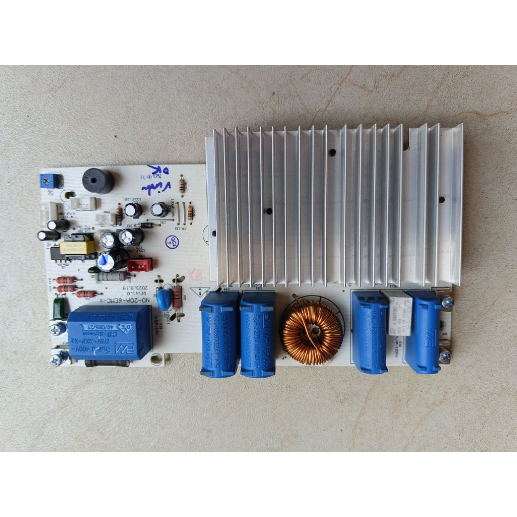 bo mạch nguồn của bếp từ đôi Canzy CZ-IC888Pro chạy liu riu