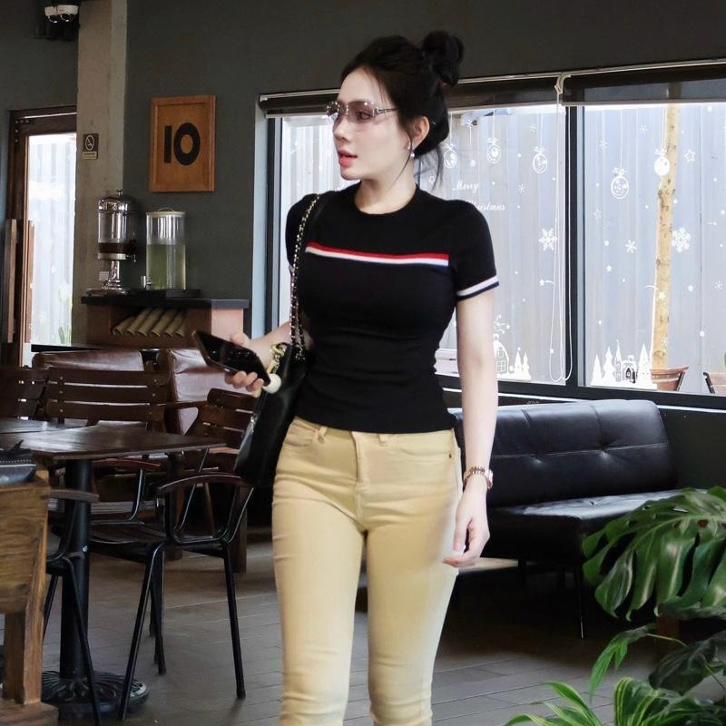 [BOZIP CHUẨN] Áo Thun Ôm body Có Phối Viền Sọc , Tạo Điểm  Nhấn Phong Cách Trẻ Trung . | BigBuy360 - bigbuy360.vn