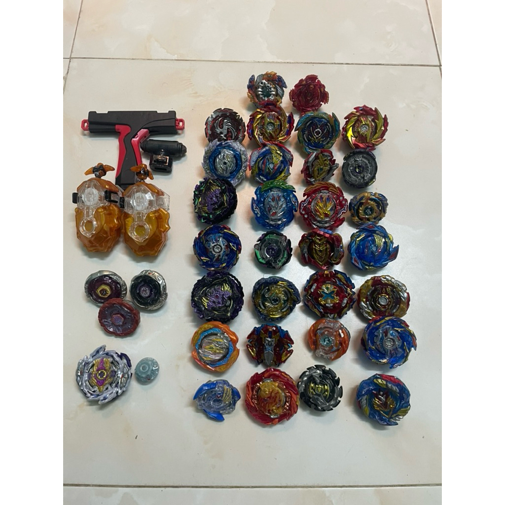 [FLAME] Tổng Hợp Set Con Quay Beyblade Burst Như Ảnh Gồm 34 Con Quay,2 Launcher Và 1 Tay Cầm