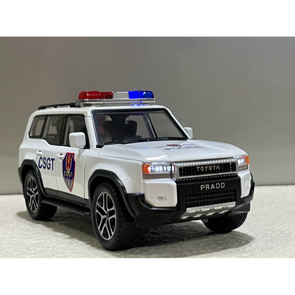 Mô hình xe Police Toyota Prado LC250  CSGT 1:24