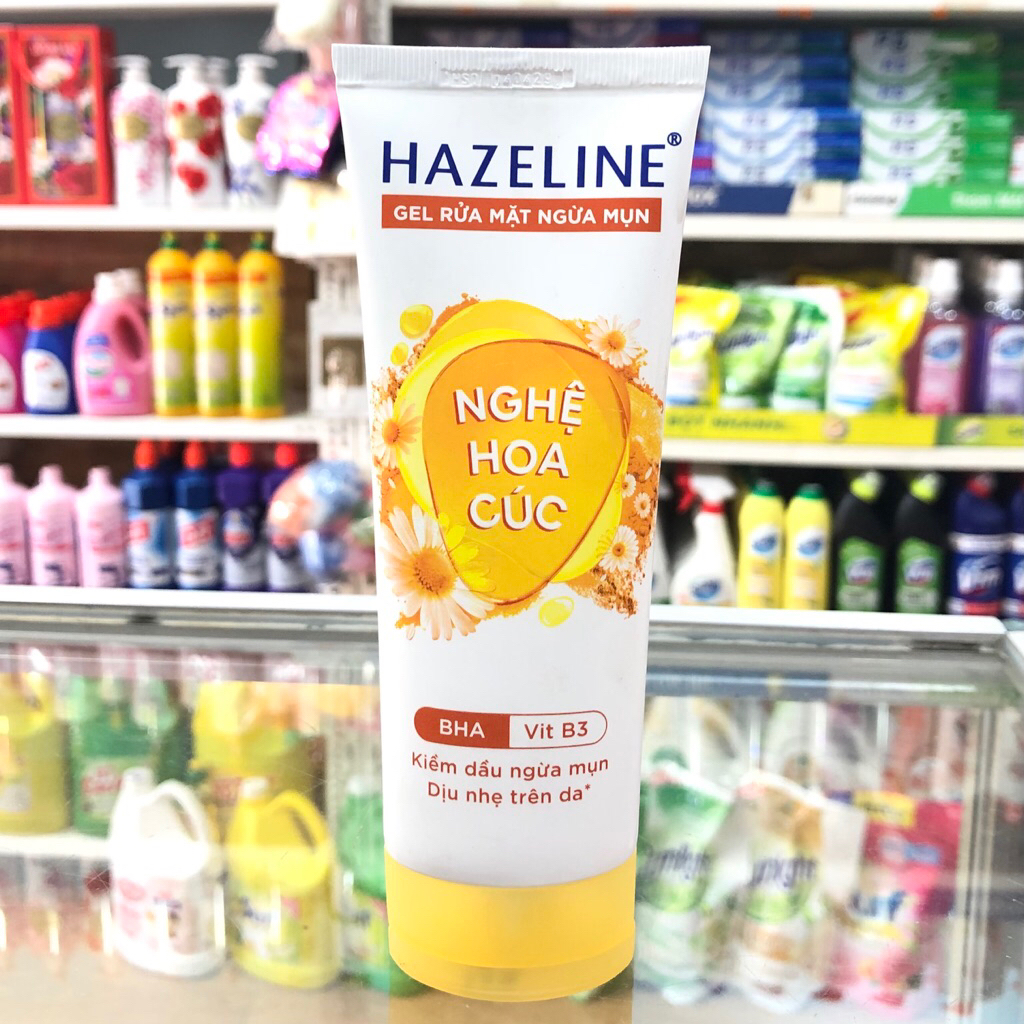 Sữa rửa mặt Hazeline Nghệ - Hoa cúc 100g