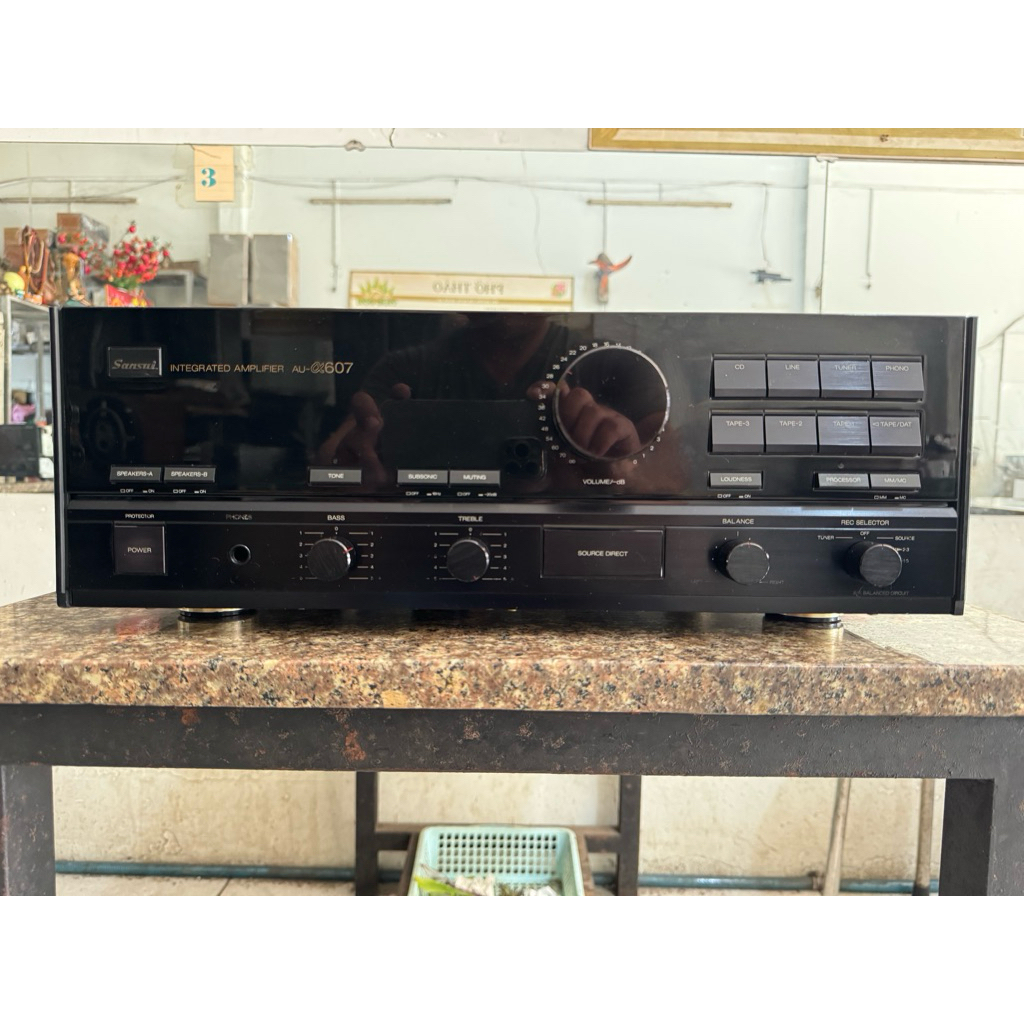 Amply Sansui AU-@607 công xuất 240w máy chạy 8 sò Sanken zin mới đẹp âm thanh rất hay.