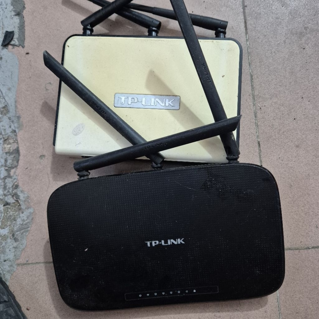 bộ phát wifi tplink 940N cũ qua sử dụng còn lên nguồn giá bán tự cài đặt