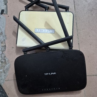 bộ phát wifi tplink 940N cũ qua sử dụng còn lên nguồn giá bán tự cài đặt