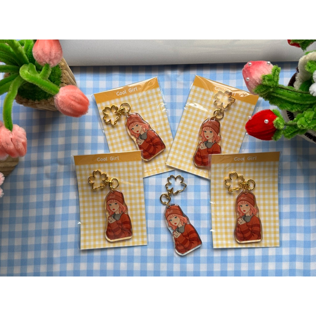 Móc khoá xinh xắn epoxy hình cô gái anime- Cô gái phong cách- Thukin.studio