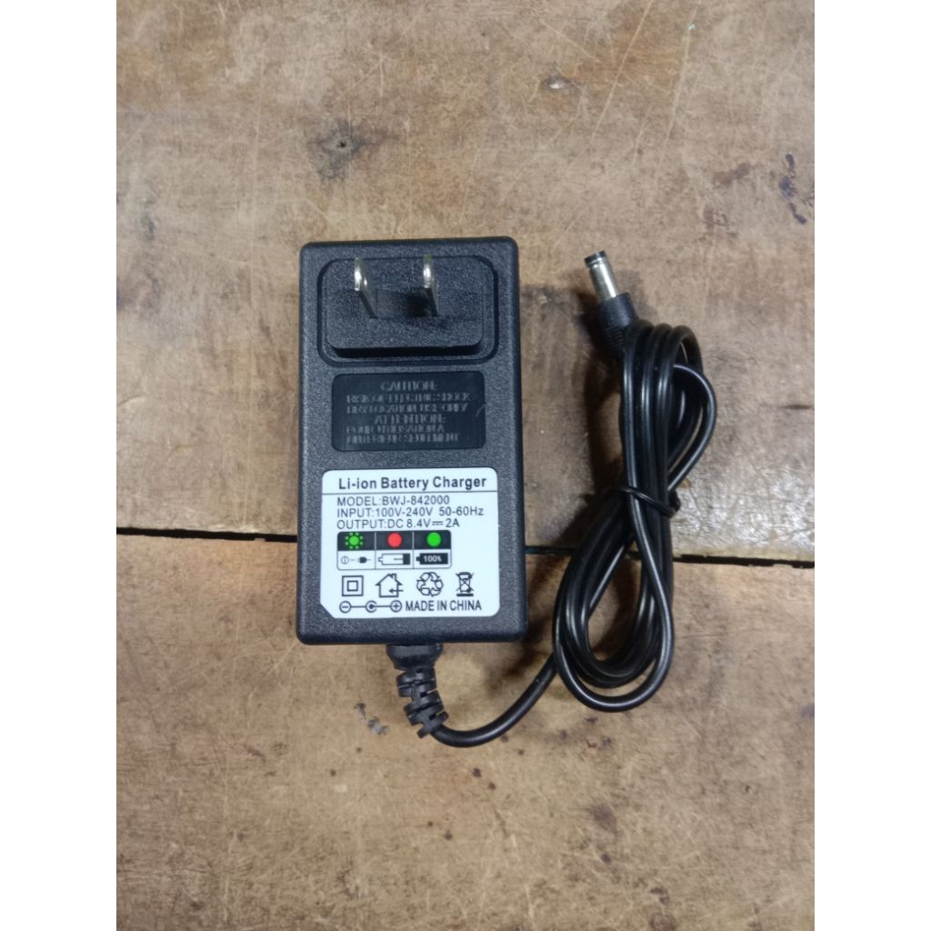 Sạc Lion 2S 8.4V 2A Jack DC 5.5x2.5mm Cho Pin Li-ion 8.4V - Sạc Nhanh Có Quạt Tản Nhiệt