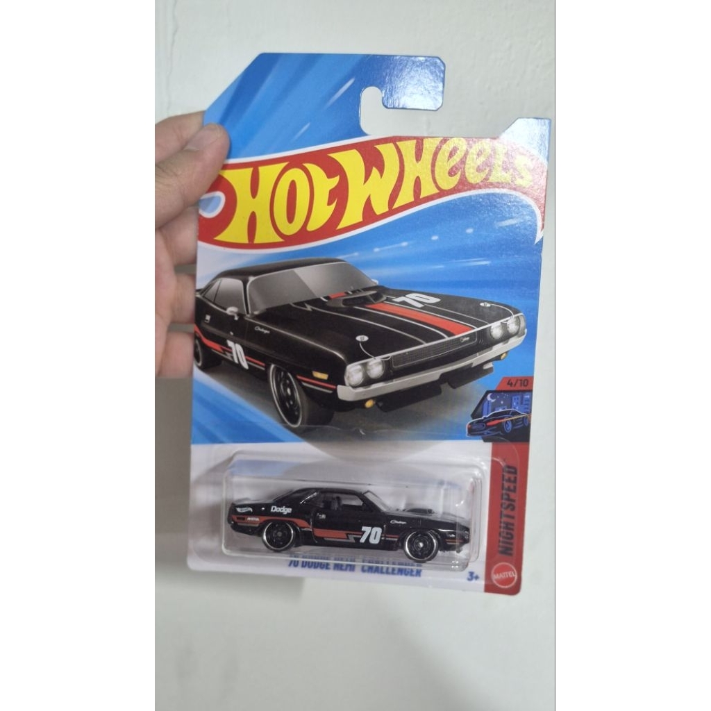 Mô hình xe đồ chơi Hotwheels 70 Dodge Hemi Challenger