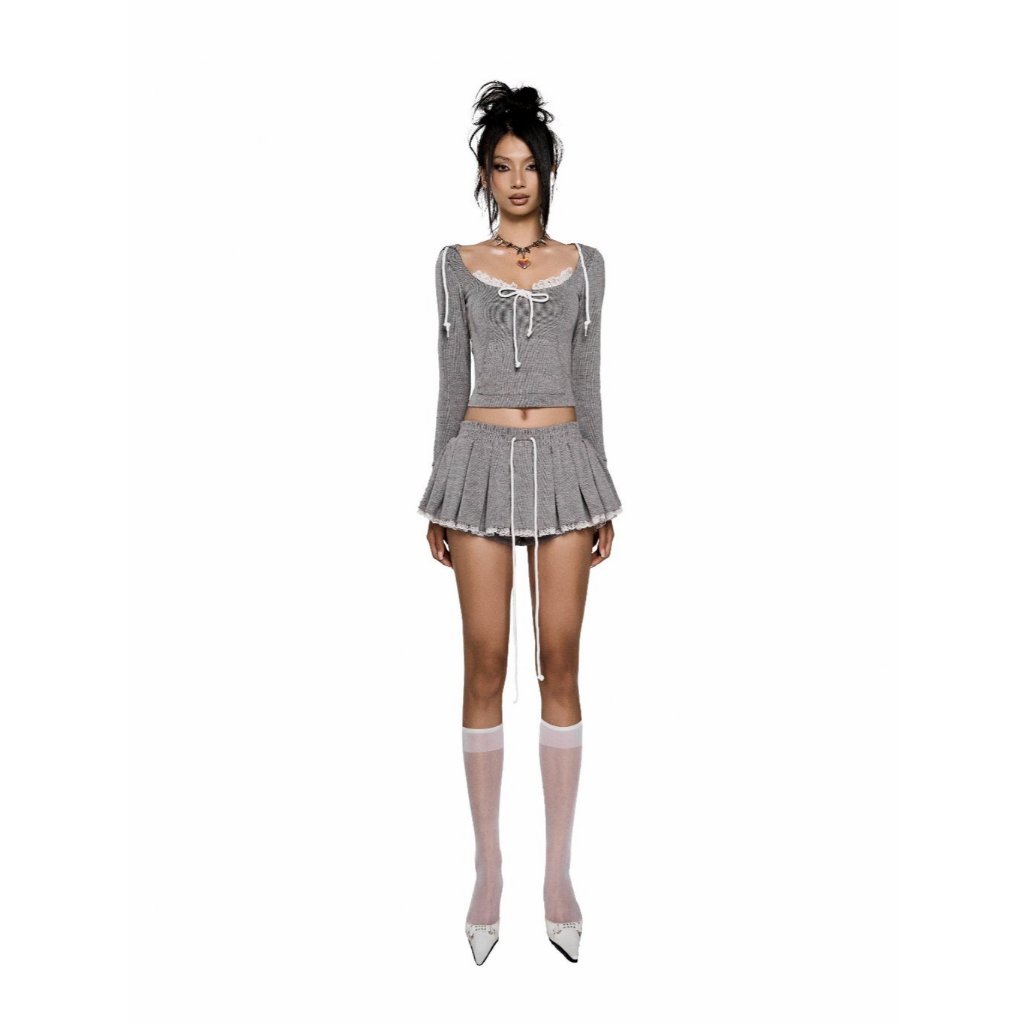 Set Jennie Áo Hoodie Croptop Xám Thể Thao Phối Ren + Chân Váy Miniskirt Xếp Ly Calos