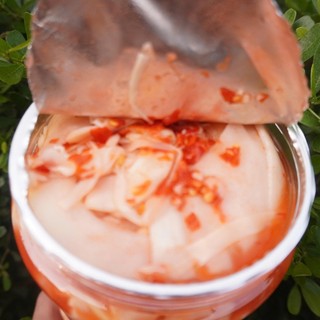 Măng Ngâm Ớt Và Mắc Mật (Lọ 1,5Kg)