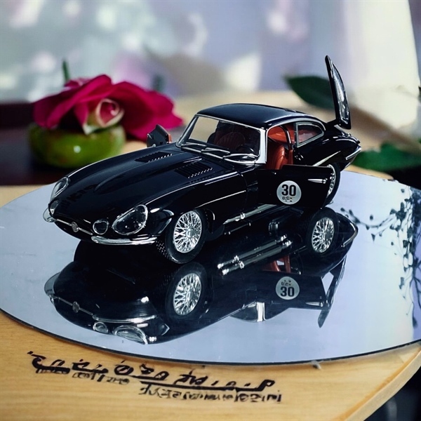 Mô hình xe cổ Jaguar E-Type 1:24 Diecast – Xe ô tô cổ điển Jaguar cao cấp, mở cửa, sưu tầm & trang t