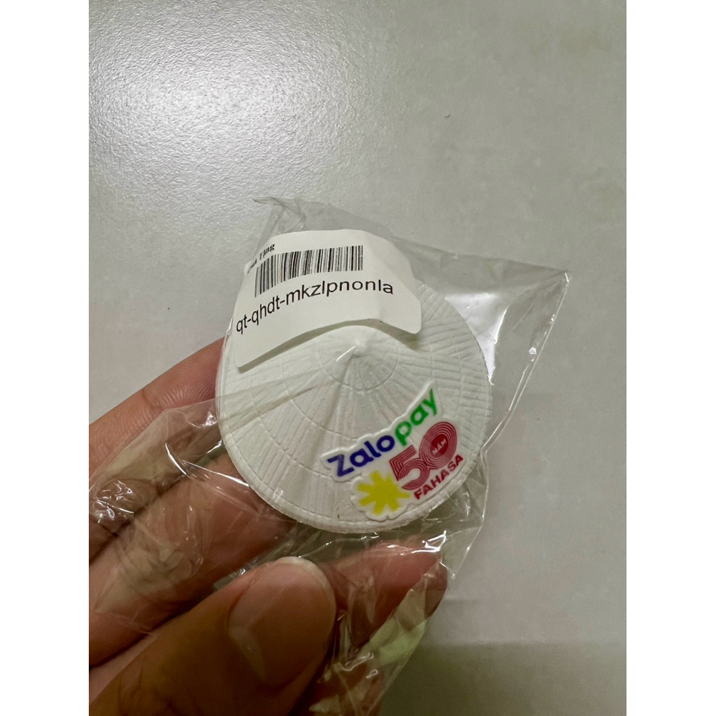 Móc khoá hình nón lá 50 năm Fahasa x Zalopay