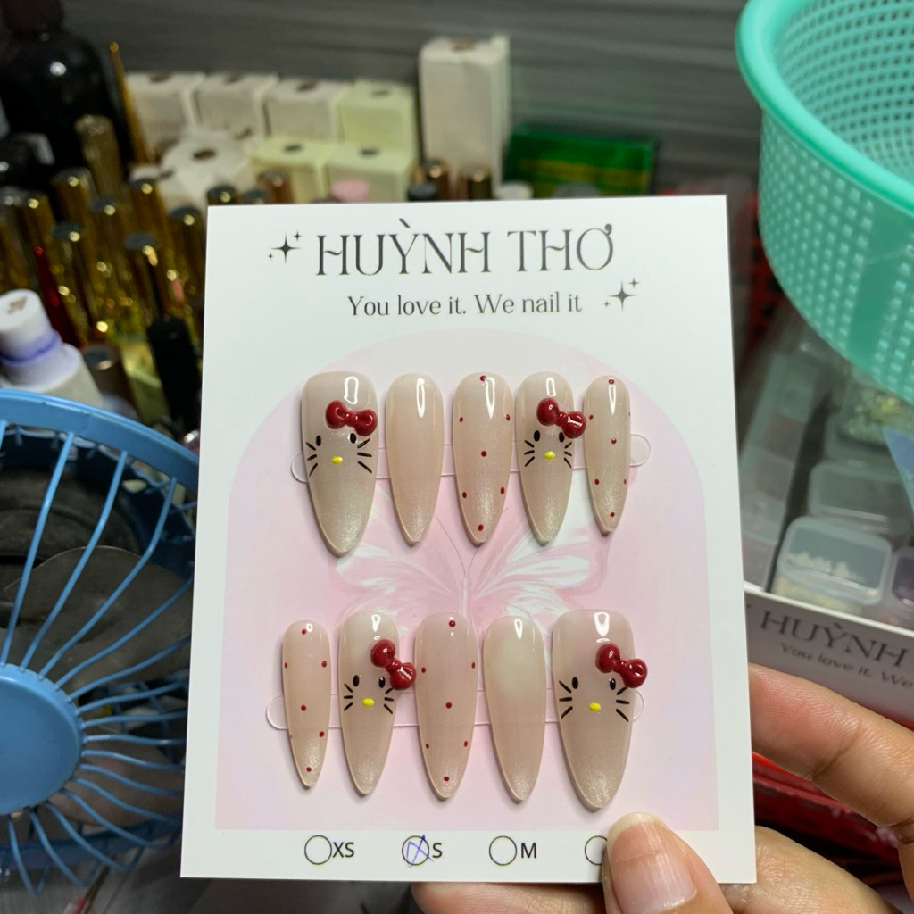 NailBox Huỳnh Thơ - Nail Mèo Kitty Chấm Bi nơ đỏ