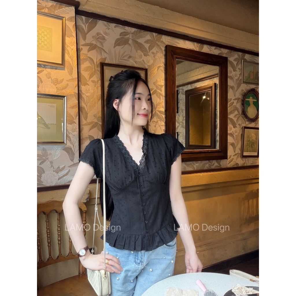 Áo sơ mi áo kiểu nữ tay con cổ V viền ren trẻ trung LAMO - B1563 | BigBuy360 - bigbuy360.vn