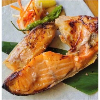 VÂY, ỨC , LƯỜN , VỤN CÁ HỒI . khay 500g. (giao hỏa tốc)