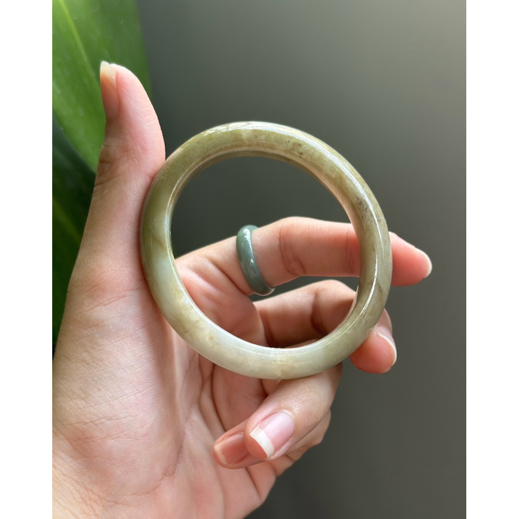 VÒNG CẨM OVAL TUÝP A NI 52.4 Tay đeo 49-50
