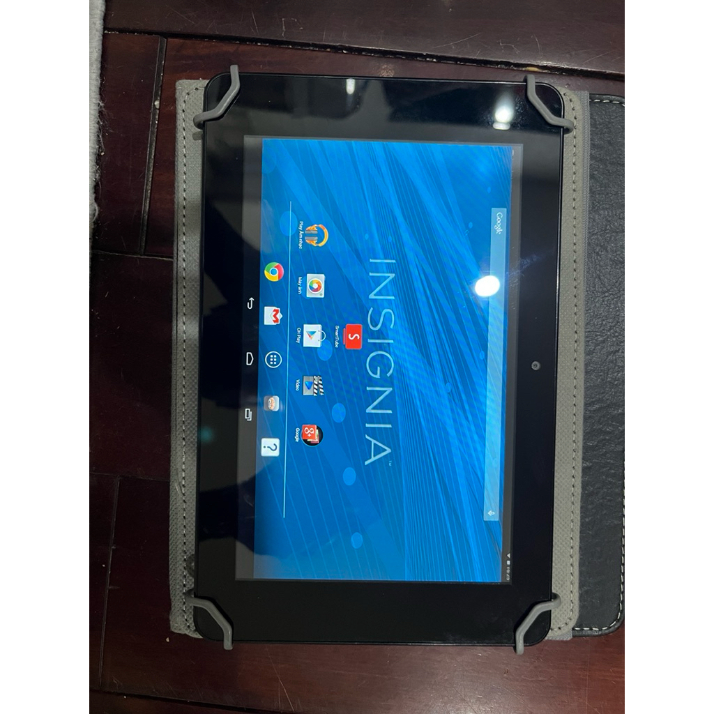 Máy tính bảng INSIGNIA xem Youtube 8inch